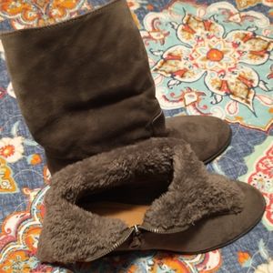 Maurices Size 11 Gray Boot New in Box